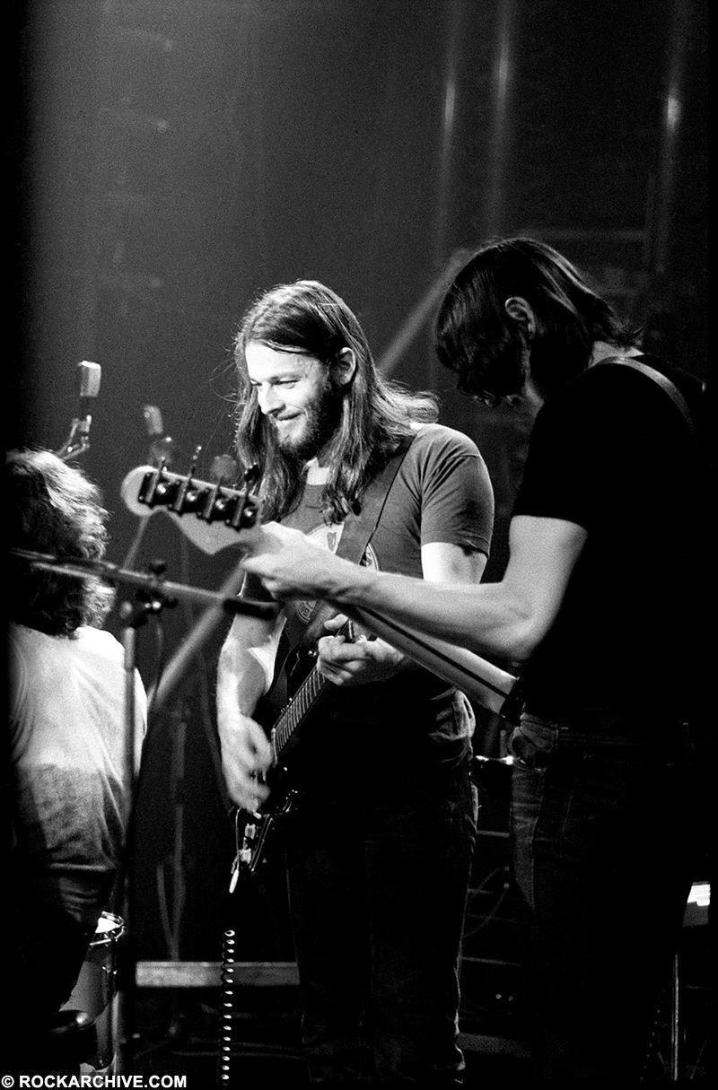 A Rockarchive limited edition print of David Gilmour & Roger Waters playing guitar.