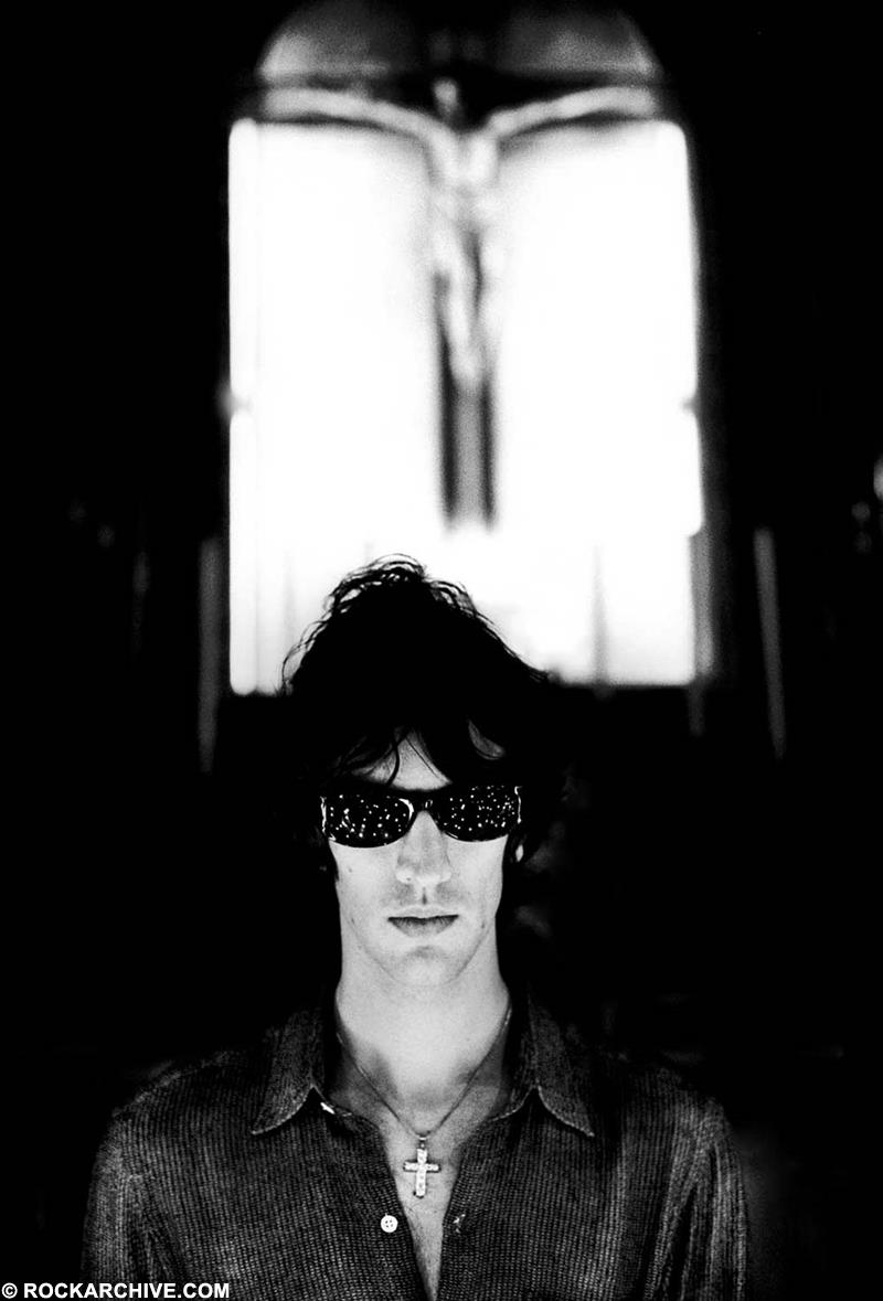 Richard Ashcroft, The Verve photographed by Jill Furmanovsky in Milan in 2000