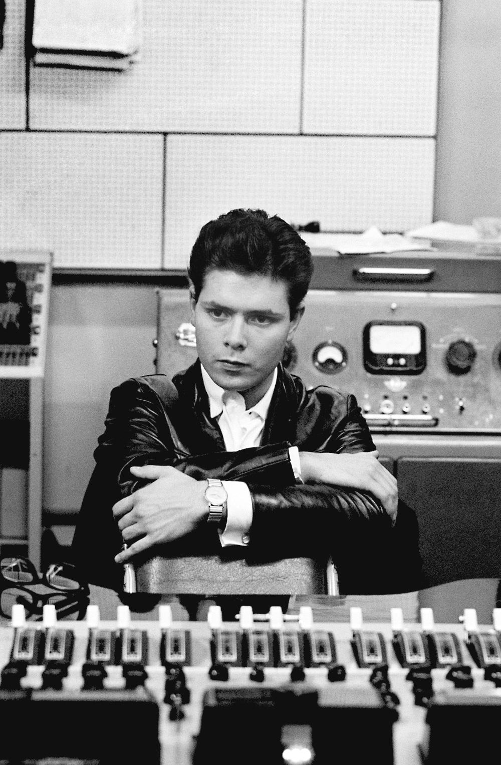 Cliff Richard Photos | Limited Edition Prints & Images For Sale
