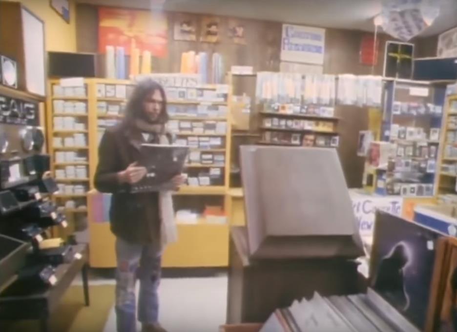 Mystery Shopper Experiment Finds >> Neil Young Goes Record Shopping In 1972 Finds A Bootleg Album Mystery Shopper Experiment Finds >> Neil Young Goes Record Shopping In 1972 Finds A Bootleg Album