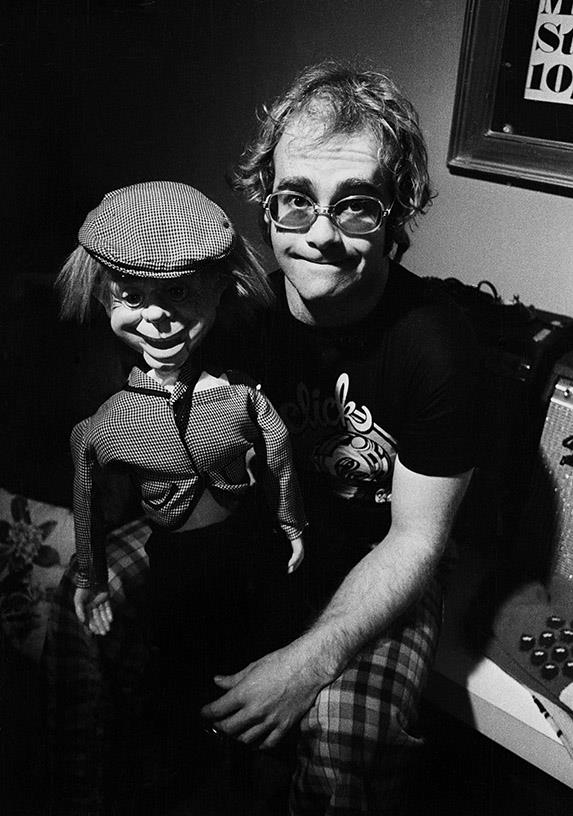 Elton John (EJ002BW)