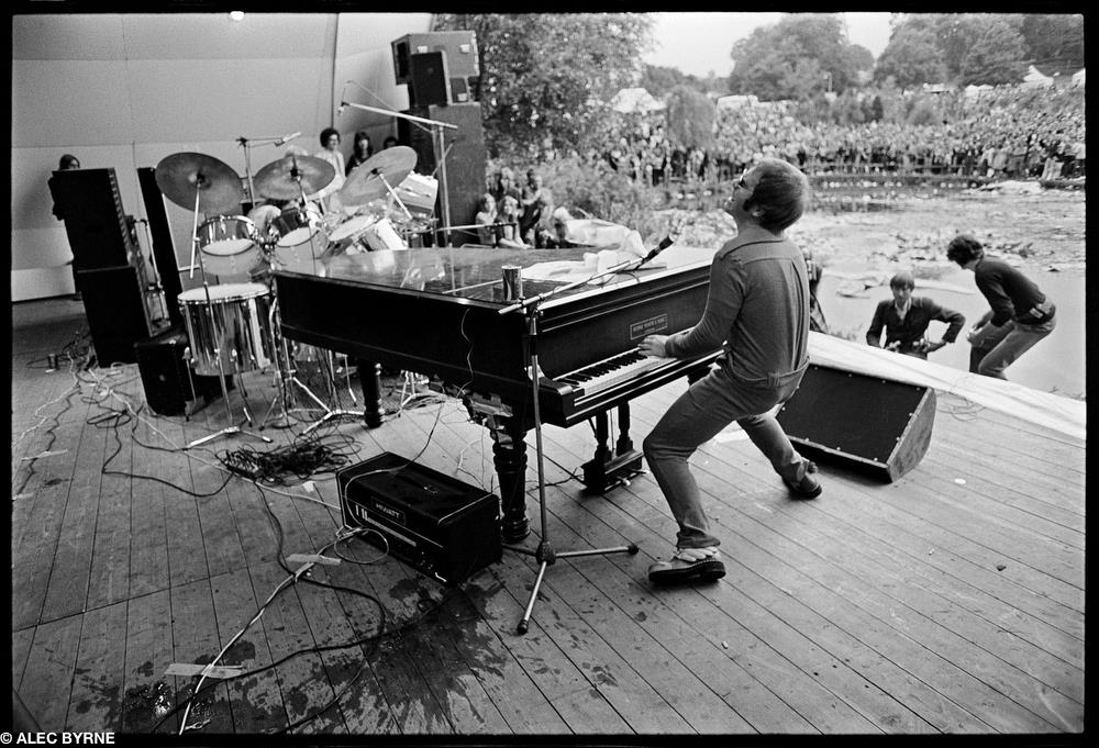 Elton John (EJON002ALBY)