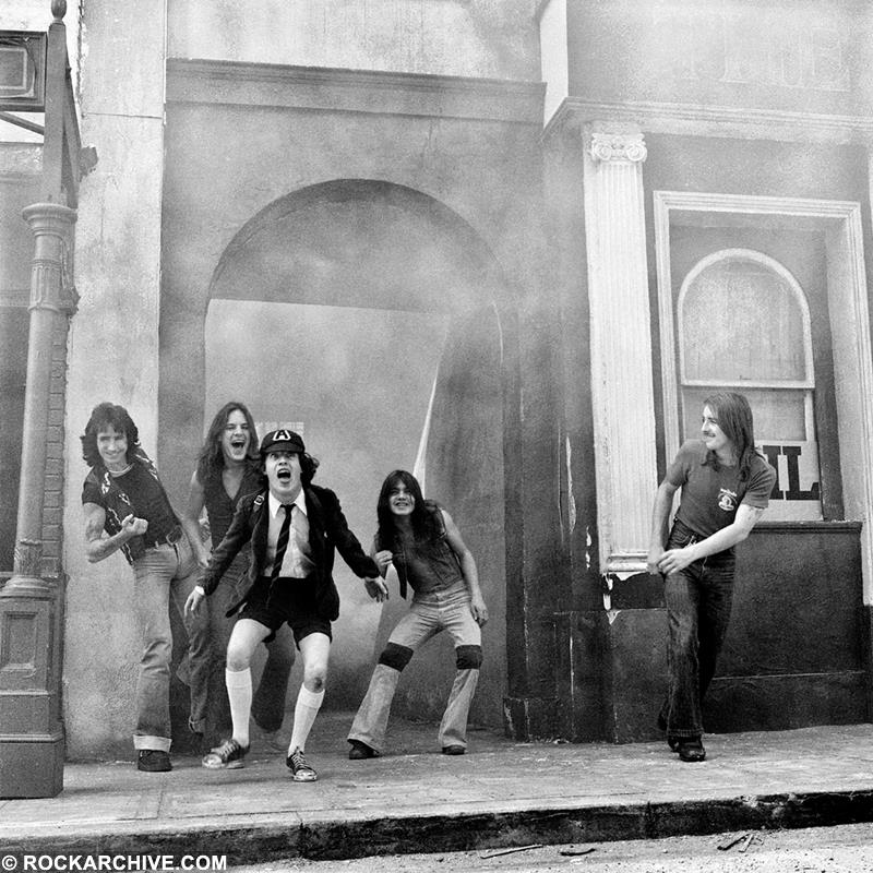 AC/DC (ACDC002MAGO)