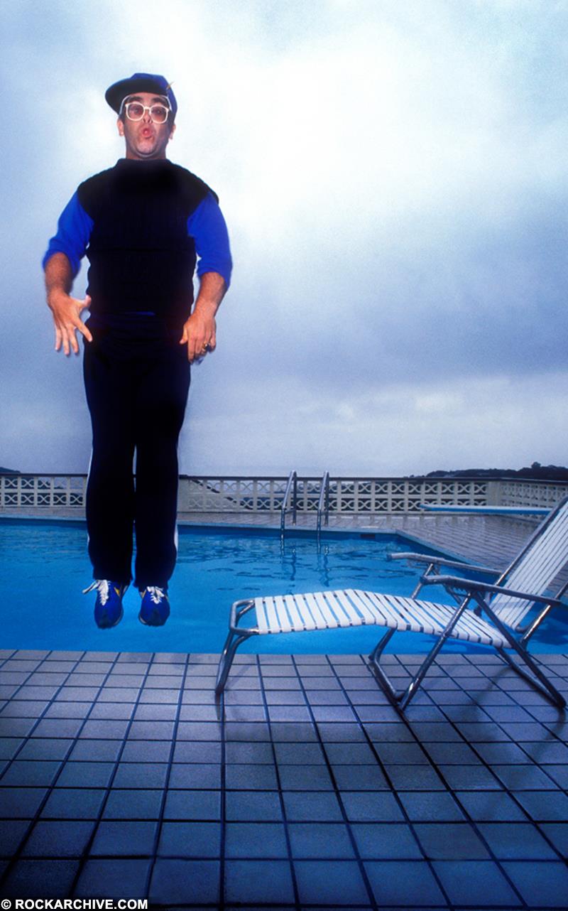 Elton John (EJON001MAGO)