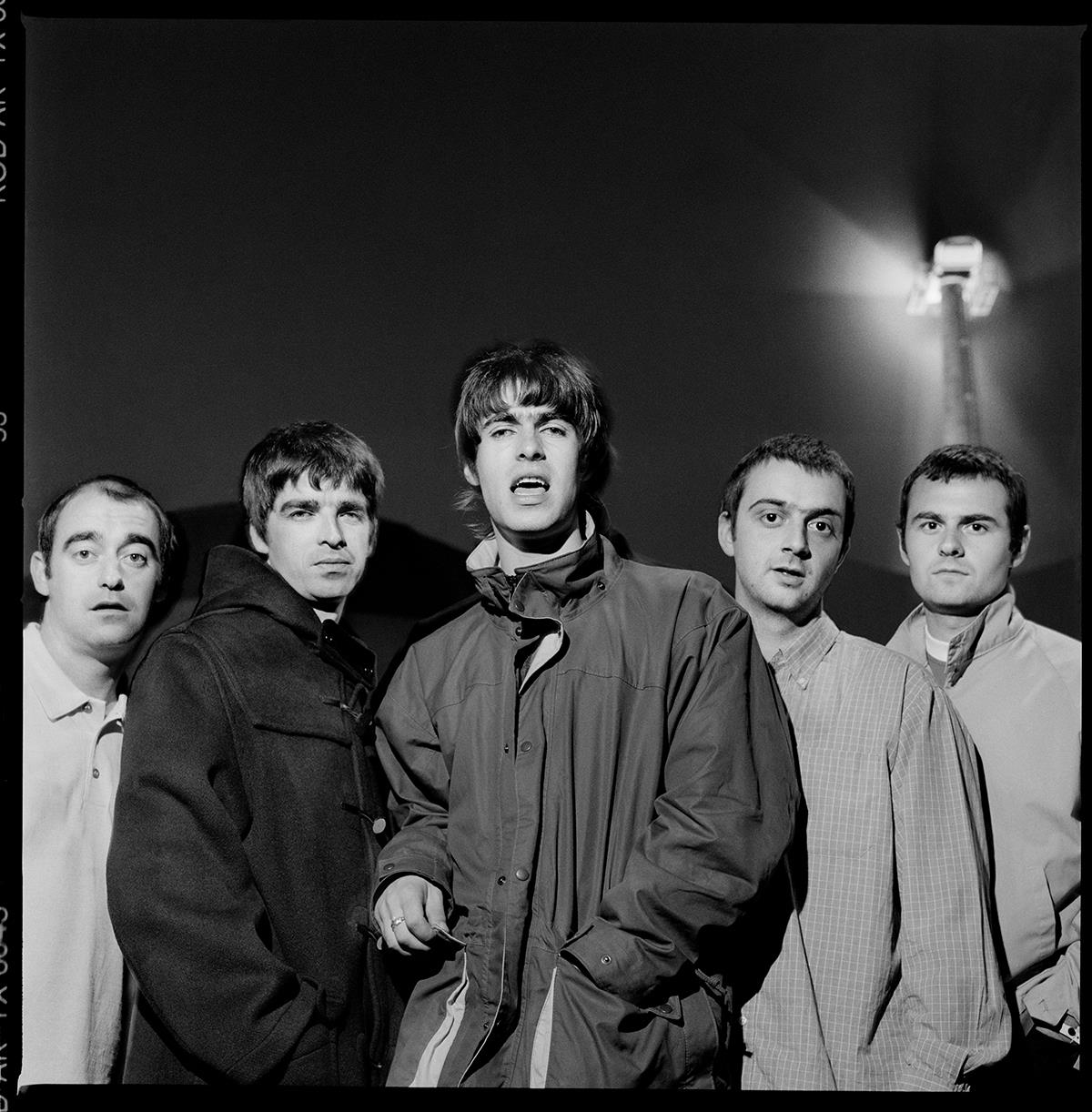 Oasis 96 Pat Gilbert オアシス 写真集 Pat Gilbert Oasis 96 Softback Book & The Independent CD - Tracks